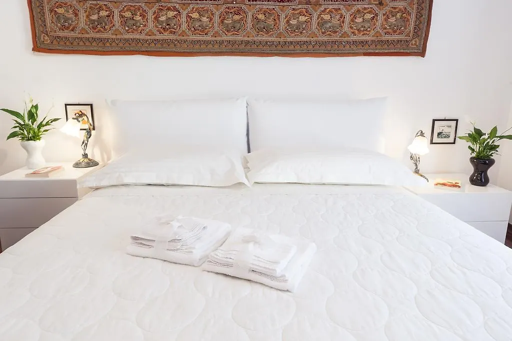 B&B Agli Scaligeri Verona 3*,  Italy