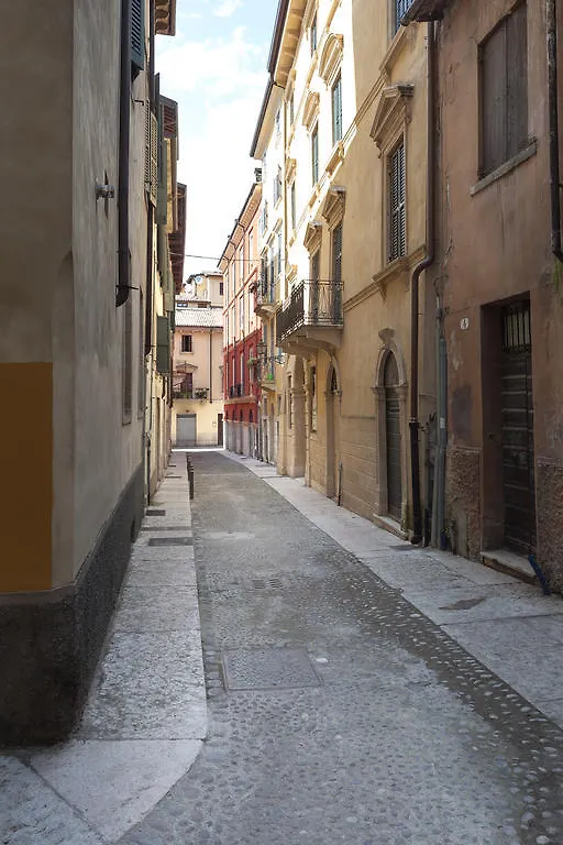 *** Bed & Breakfast B&B Agli Scaligeri Verona Italy